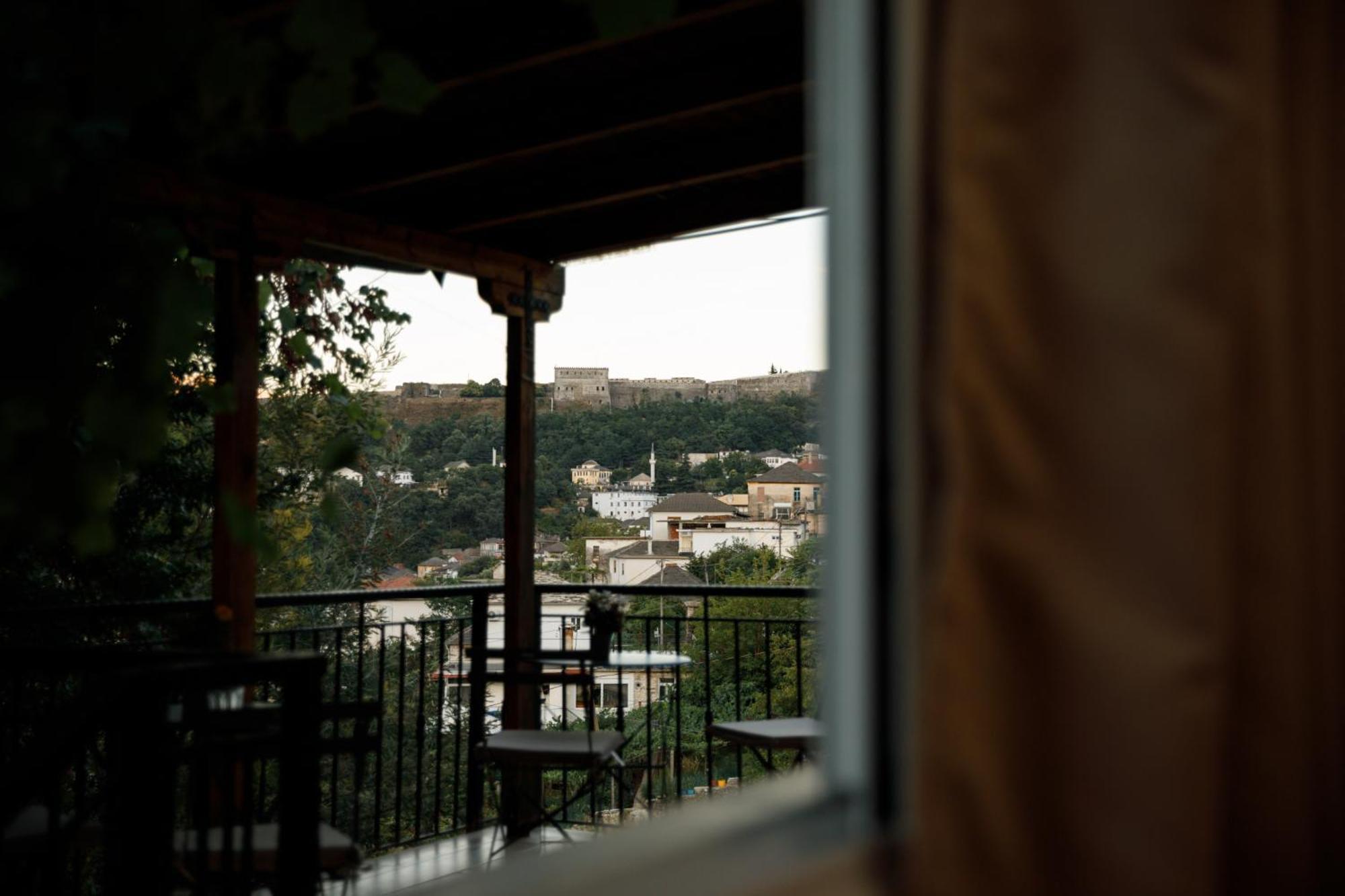 Vila Agimi 65 Gjirokastër Buitenkant foto