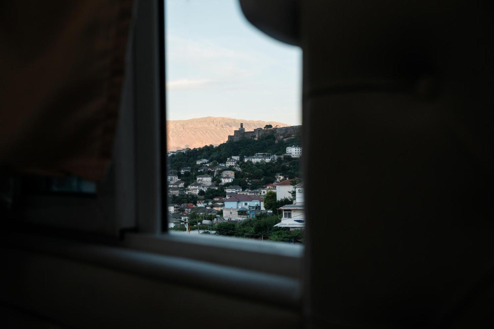Vila Agimi 65 Gjirokastër Buitenkant foto