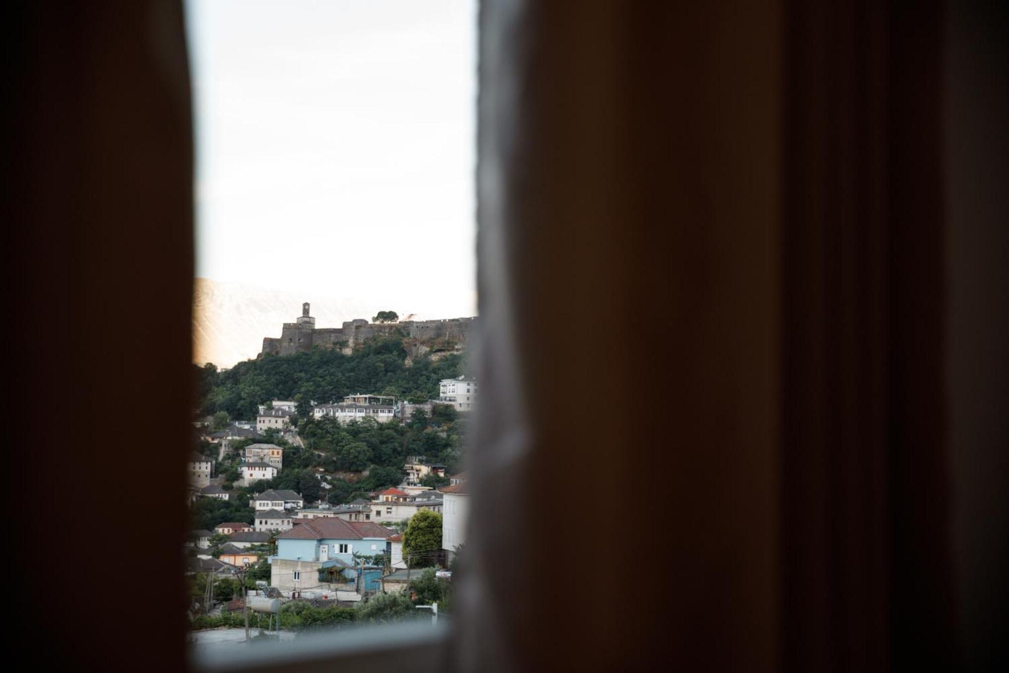 Vila Agimi 65 Gjirokastër Buitenkant foto